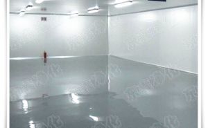 無塵車間的地面會(huì)吸水防刮擦，更多視頻搜索視頻號(hào)：@凈化東哥